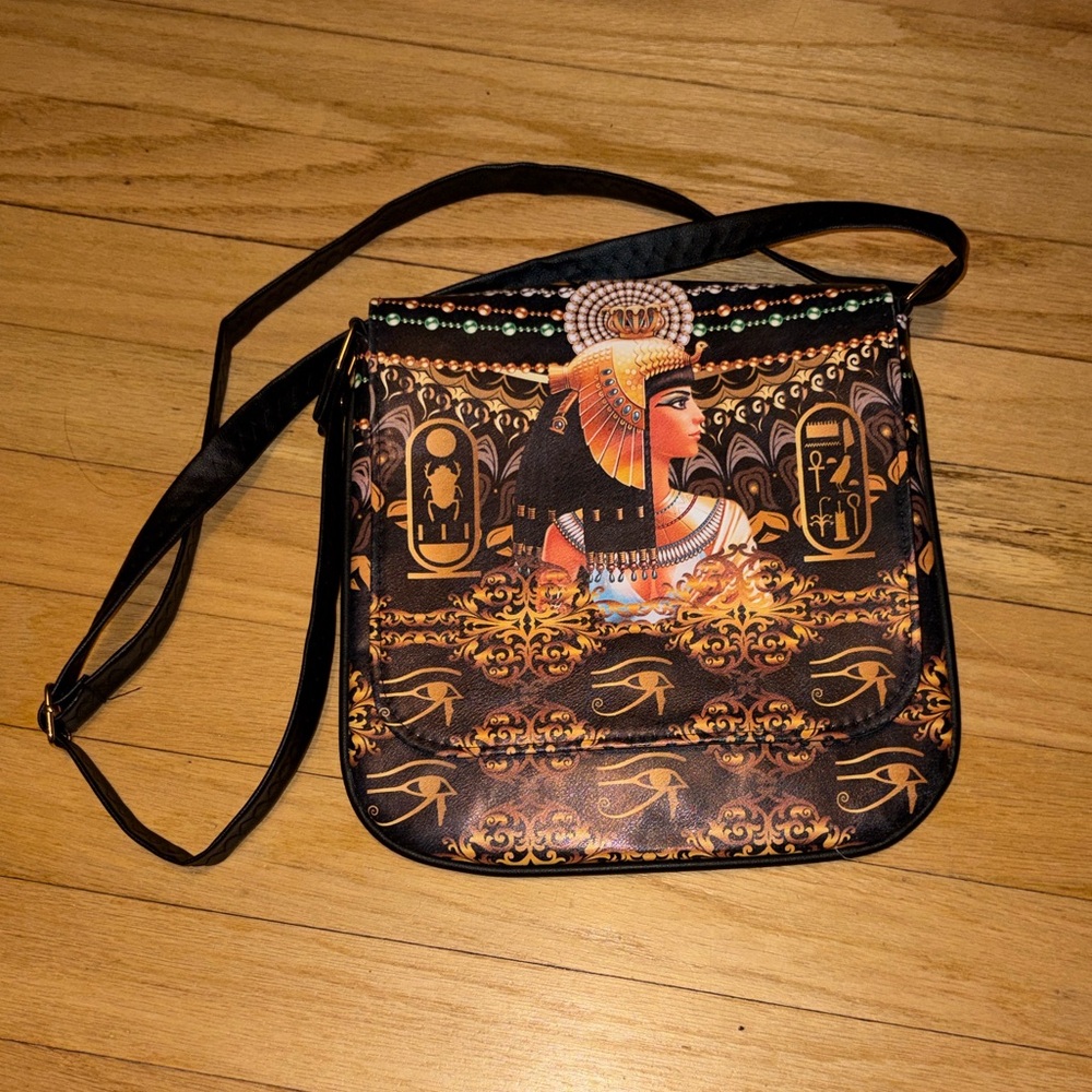 Bazaar Horus Egyptian Black and Gold Crossbody Bag w/Cleopatra